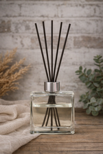 Reed Diffuser in Black Tie